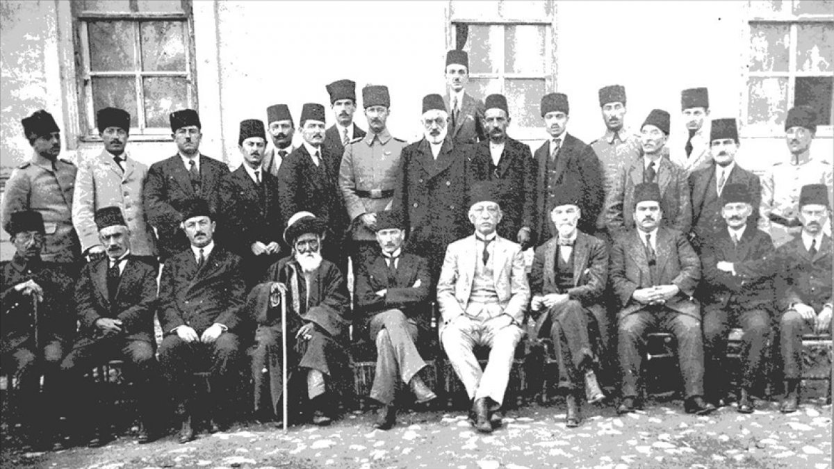 Türkiye Cumhuriyeti nin temellerinin atıldığı Sivas Kongresi nin 102. yılı #1