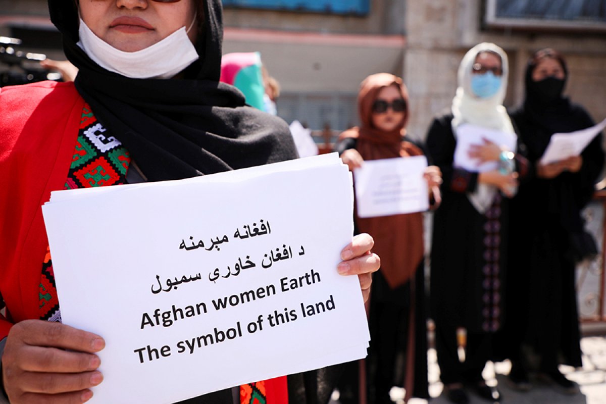 Afganistan da kadınların protestosuna Taliban dan müdahale #7