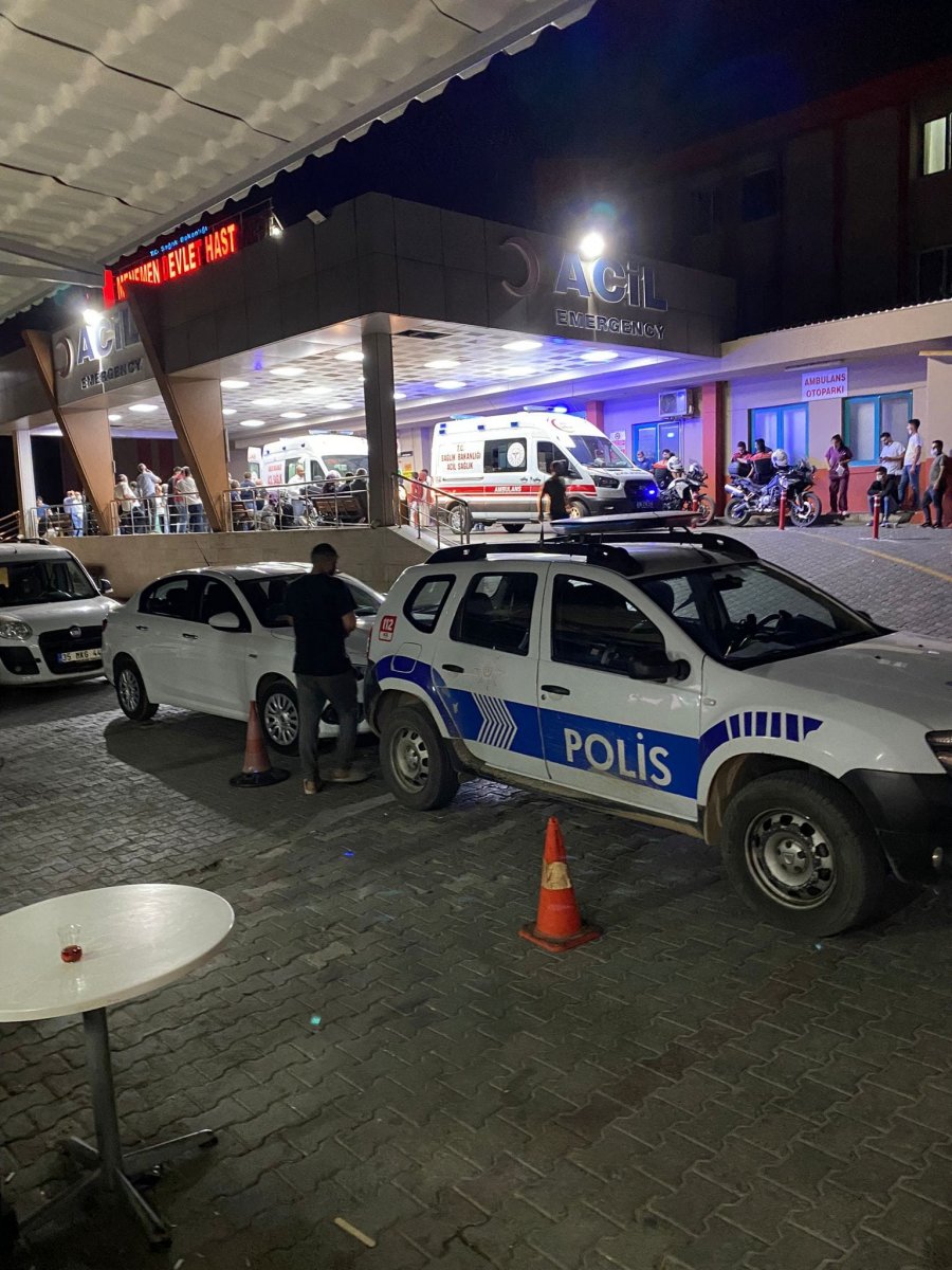 İzmir de düğüne giden minibüs apartman bahçesine düştü: 20 yaralı #3
