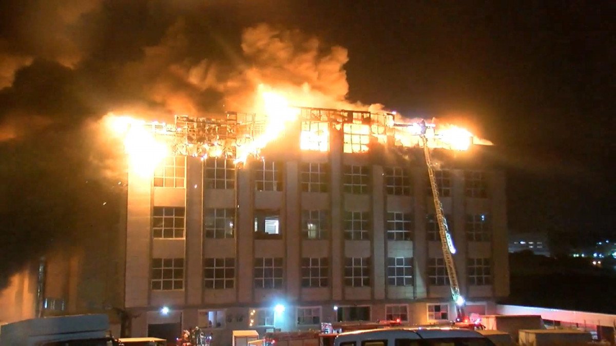 Arnavutköy de fabrikada yangın çıktı #3