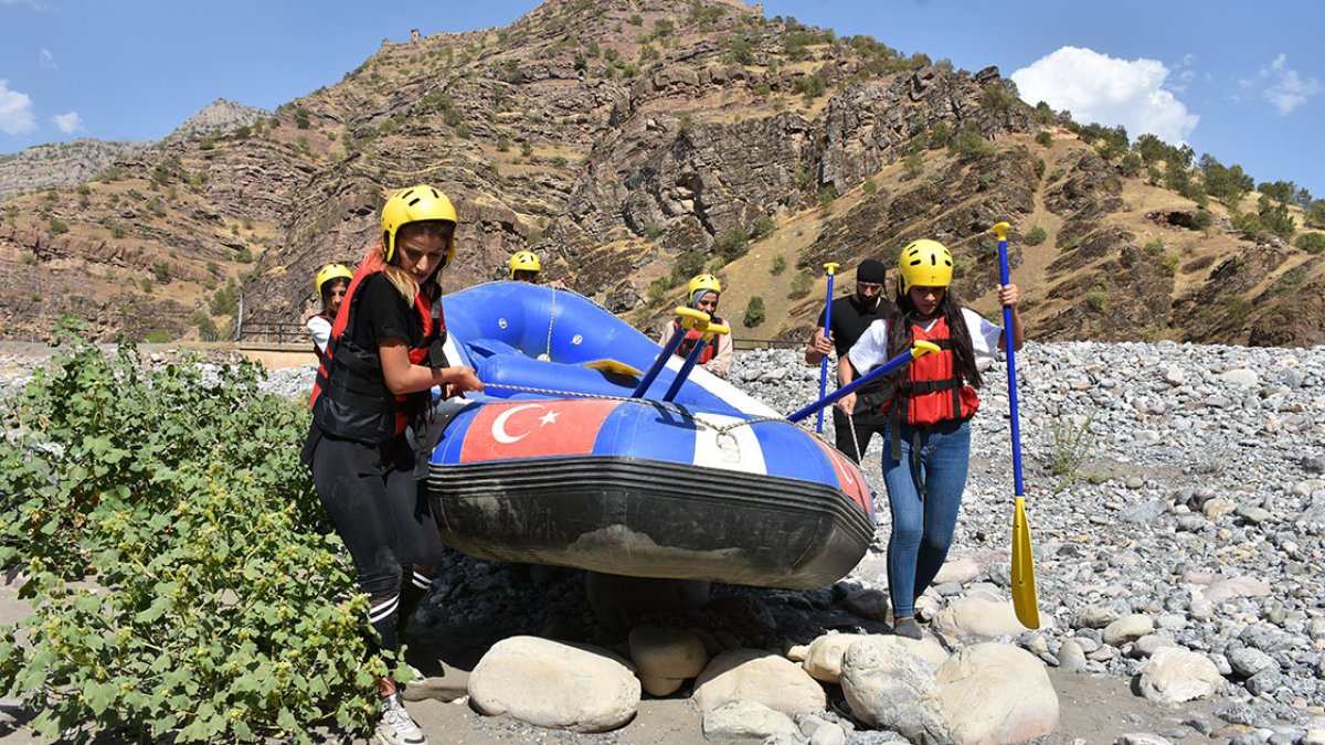 Terörden arındırılan Çukurca, festivallerle renklendi #3