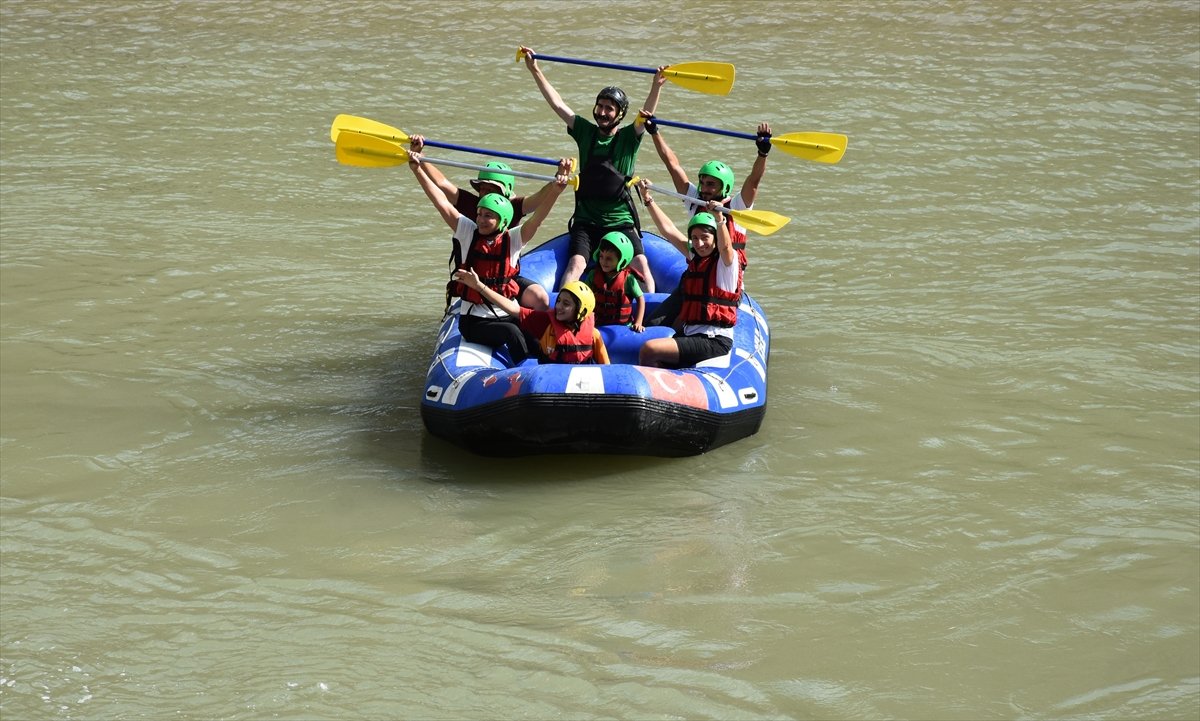 Terörden arındırılan Çukurca, festivallerle renklendi #8