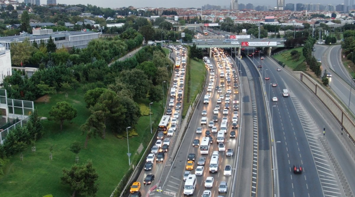 Okullar açıldı, İstanbul trafiği durma noktasına geldi #3