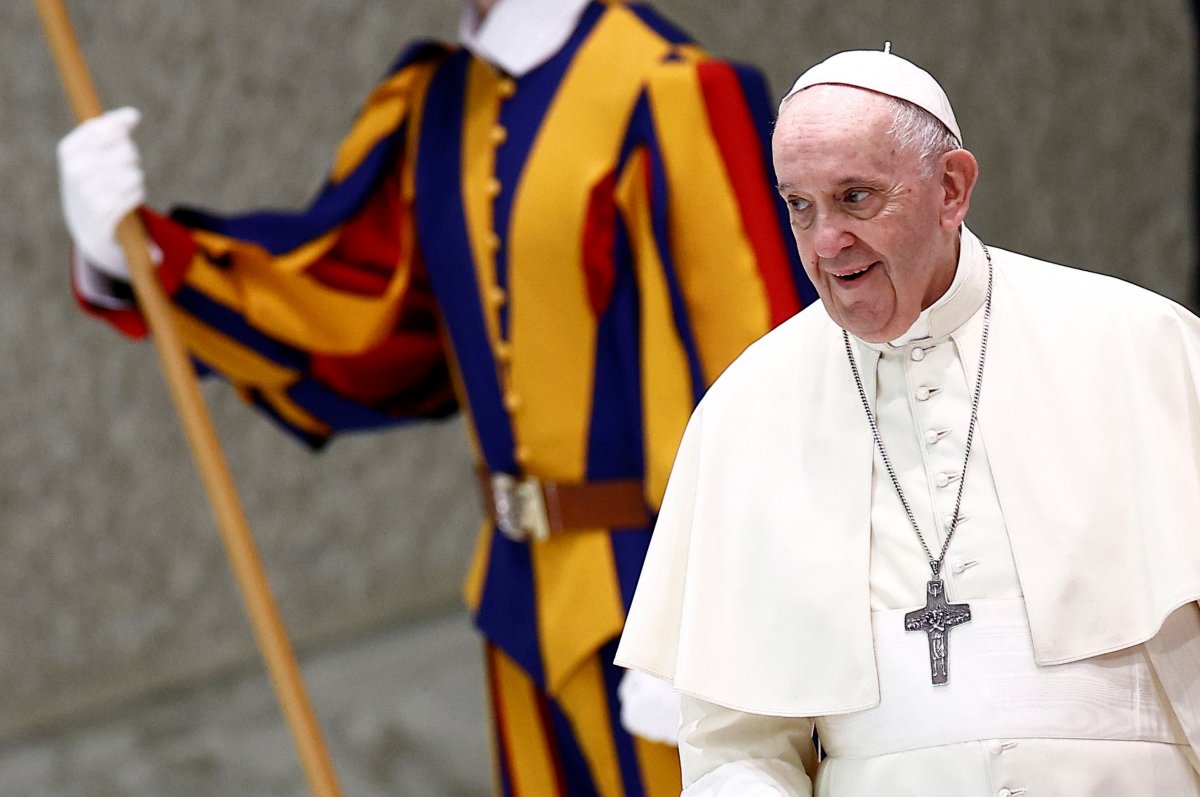 Papa Francis, birçok ülkenin Afgan mültecileri kabul etmesini umuyor #2