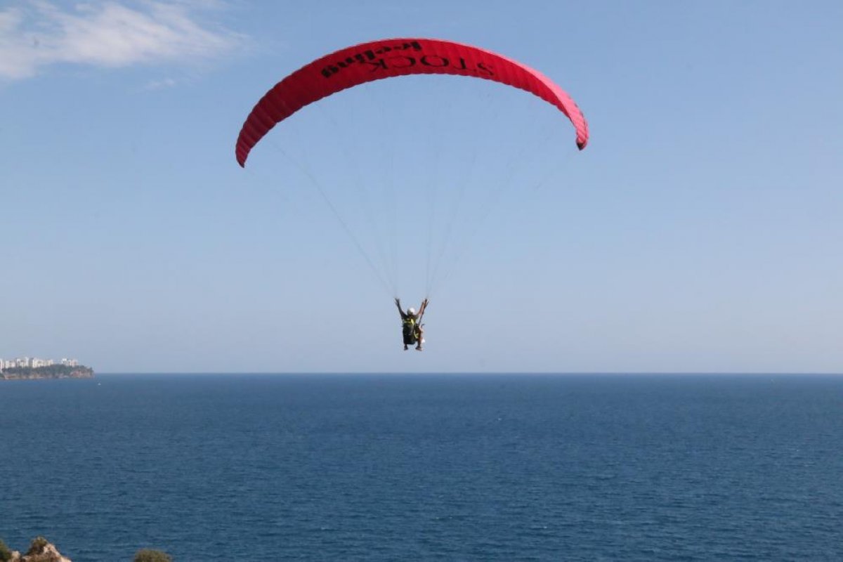 Antalya’da yasağa rağmen yamaç paraşütü yaptılar #8
