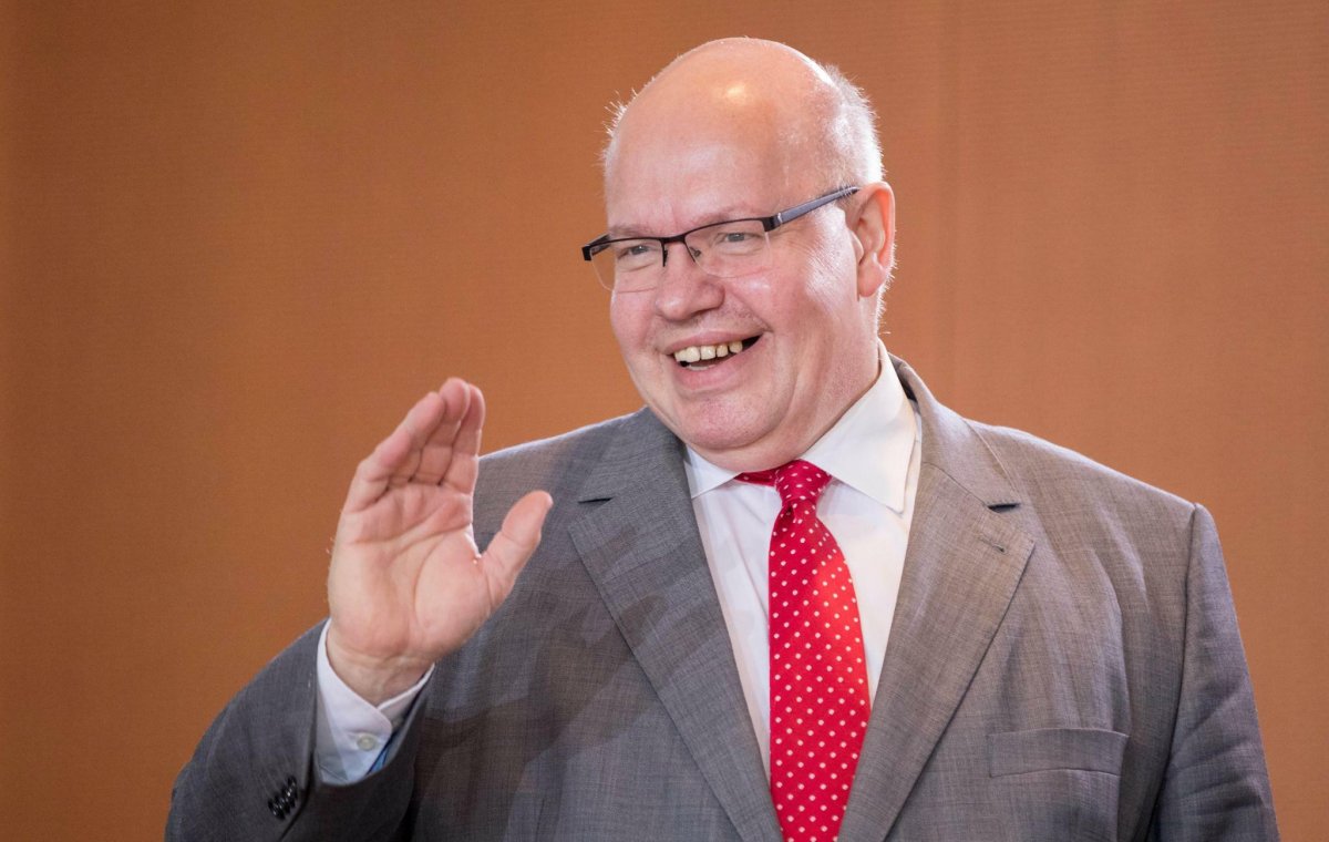 Almanya da Ekonomi ve Enerji Bakanı Peter Altmeier hastaneye kaldırıldı #1