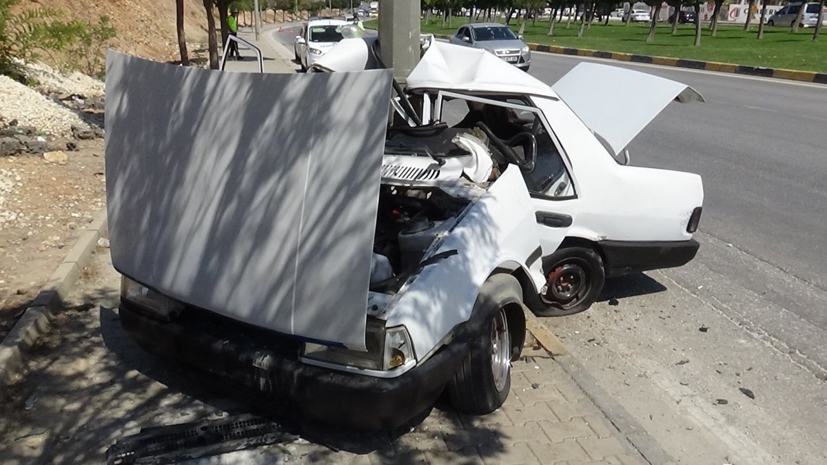 gaziantep te kaza yapan tofas ikiye katlandi gaziantep te kaza yapan tofas ikiye katlandi