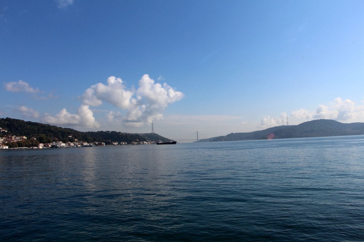 Rusya ya giden kuru yük gemisi İstanbul Boğazı’nda arızalandı #4