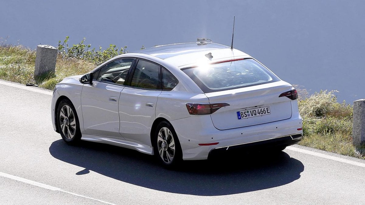 Volkswagen'in yeni elektrikli sedan modeli görüntülendi