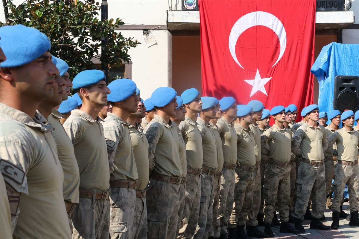 Sinop ta görev yapan komandolar ilçeden alkışlarla uğurlandı #2