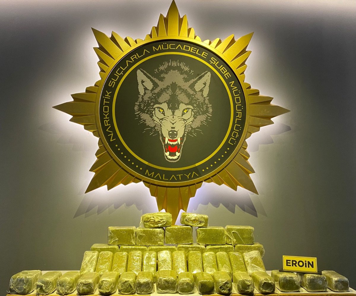 Malatya Da Yolcu Otobusundeki Valizlerden 53 Kilo 950 Gram Eroin Cikti