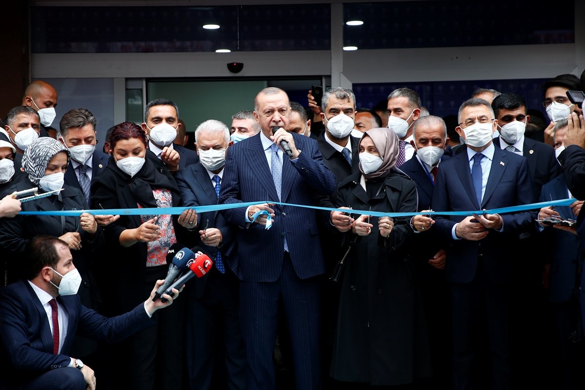 Cumhurbaşkanı Erdoğan, AK Parti Kırşehir İl Başkanlığı binasının açılışını yaptı #1
