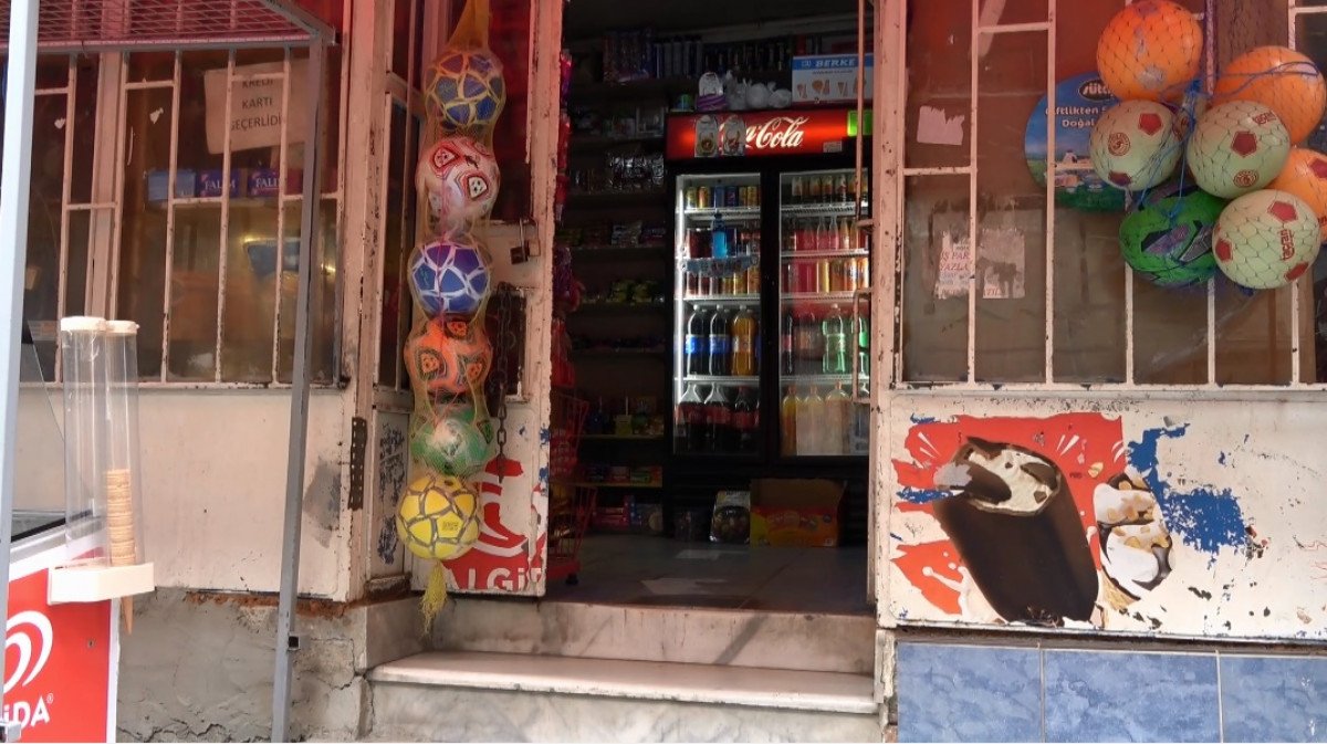 Sultangazi’de, akraba marketçiler arasında silahlı müşteri kapma kavgası #9