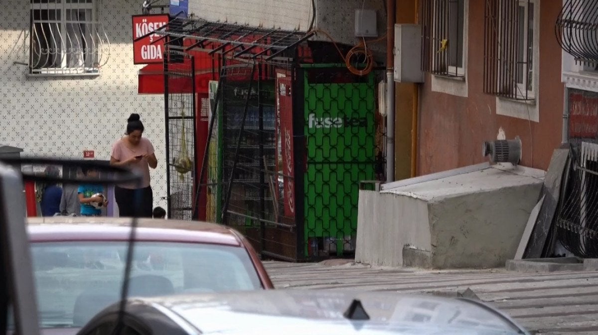Sultangazi’de, akraba marketçiler arasında silahlı müşteri kapma kavgası #10
