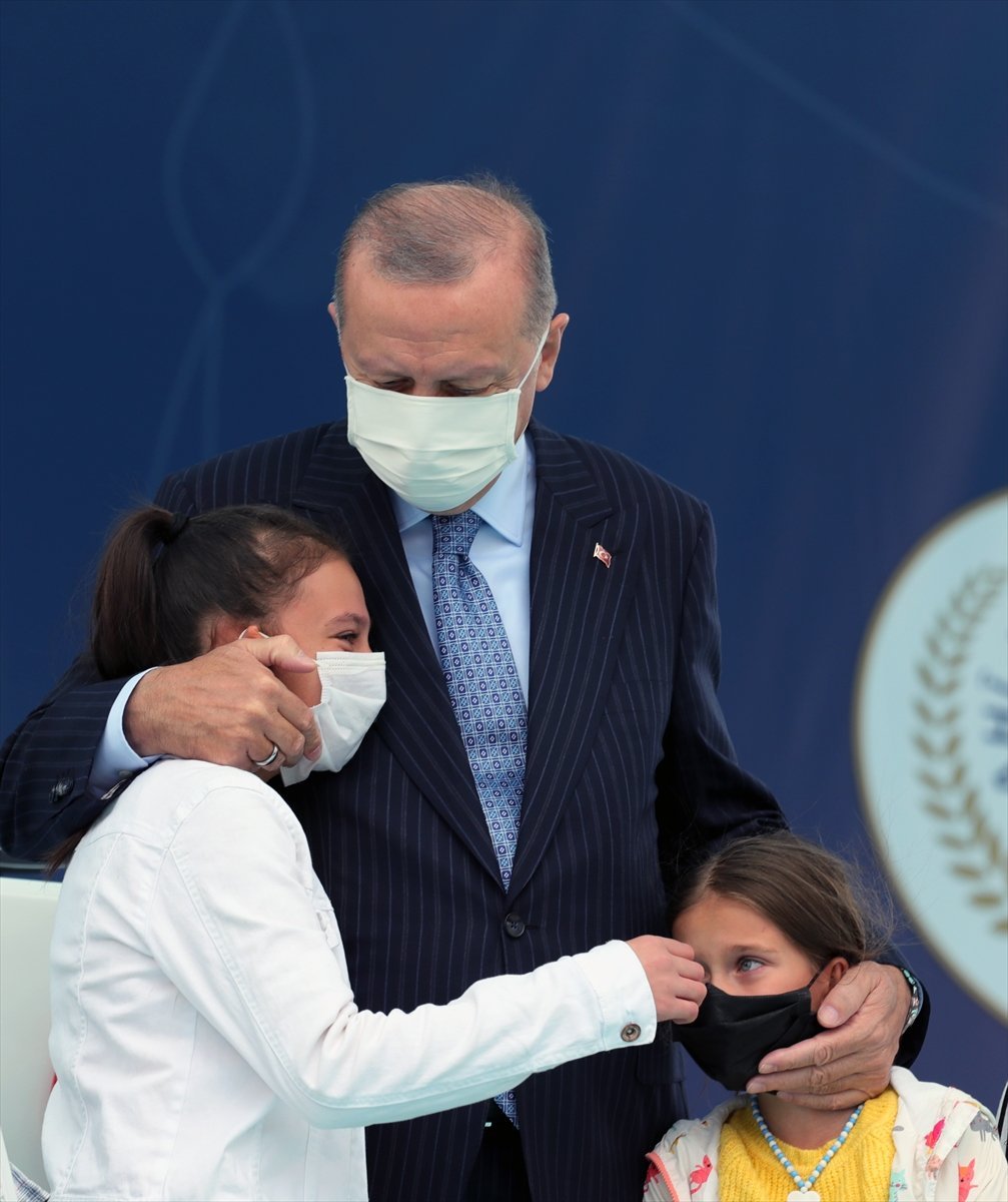Kırşehir de Cumhurbaşkanı Erdoğan a çocuklardan yoğun ilgi #12
