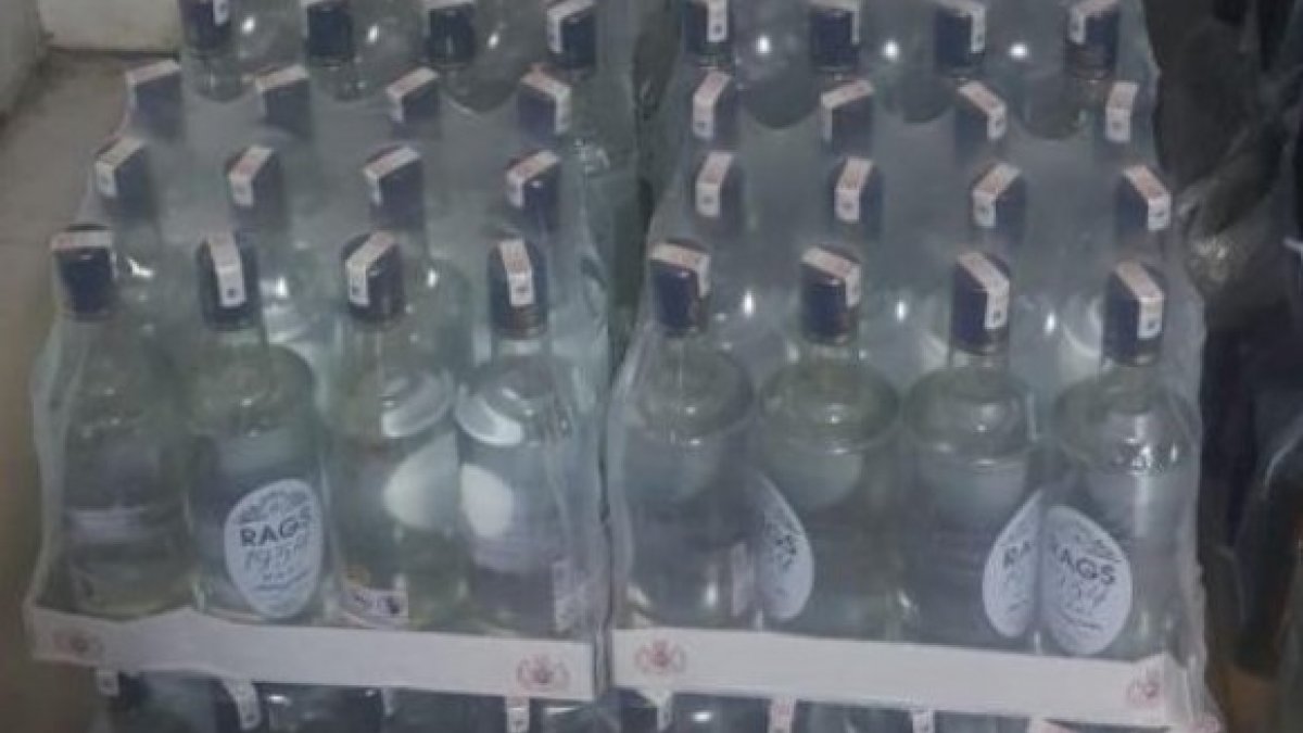 Antalya'da bir otelde 332 litre sahte içki ele geçirildi