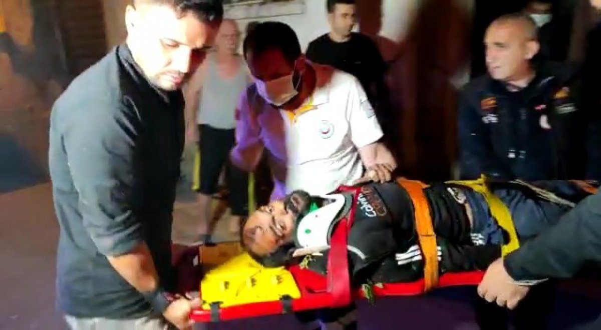 Bursa da surlara çıkan şahıs toprak zemine düşerek ağır yaralandı #4
