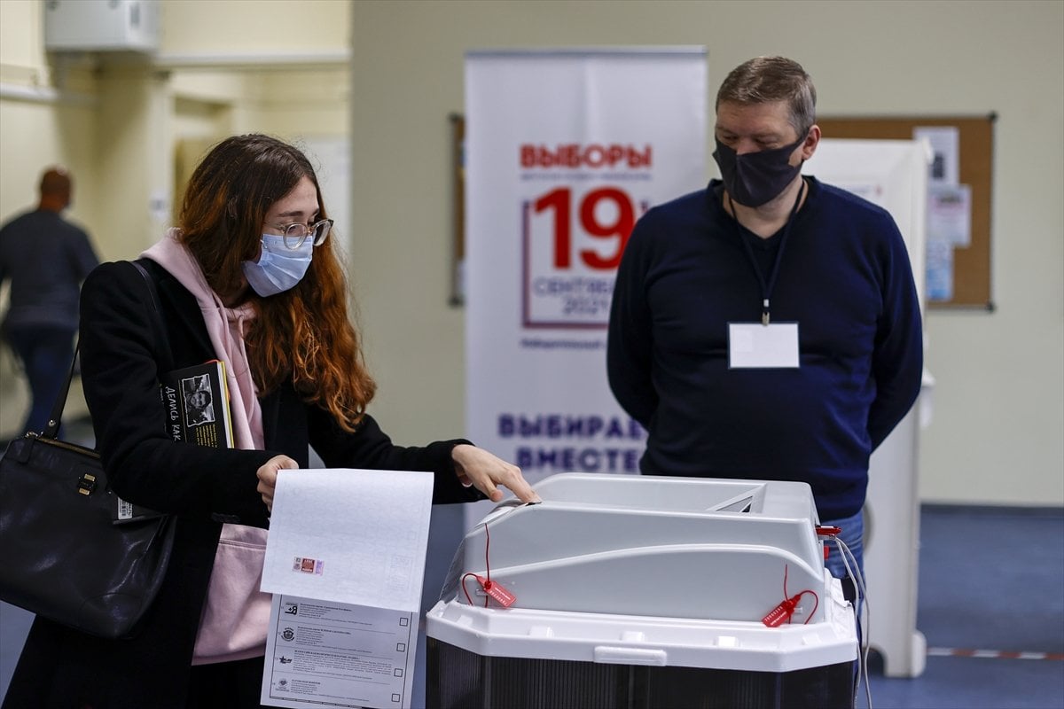 Karantinadaki Vladimir Putin, seçimlerde internet üzerinden oy kullandı #3