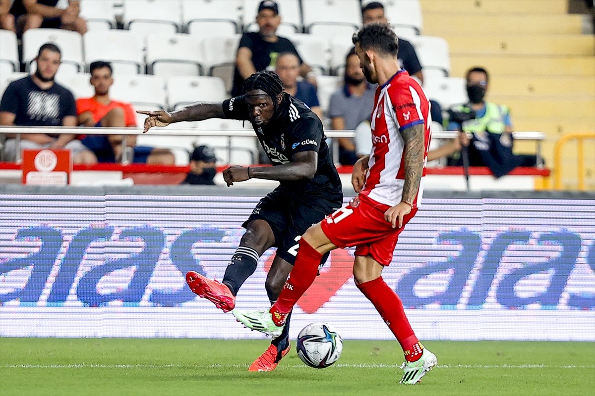 Beşiktaş, 2-0 geriye düştüğü maçı 3-2 kazandı #3