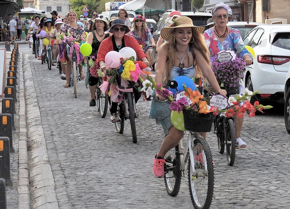 Türkiye nin dört bir yanında Süslü Kadınlar Bisiklet Turu düzenlendi #24