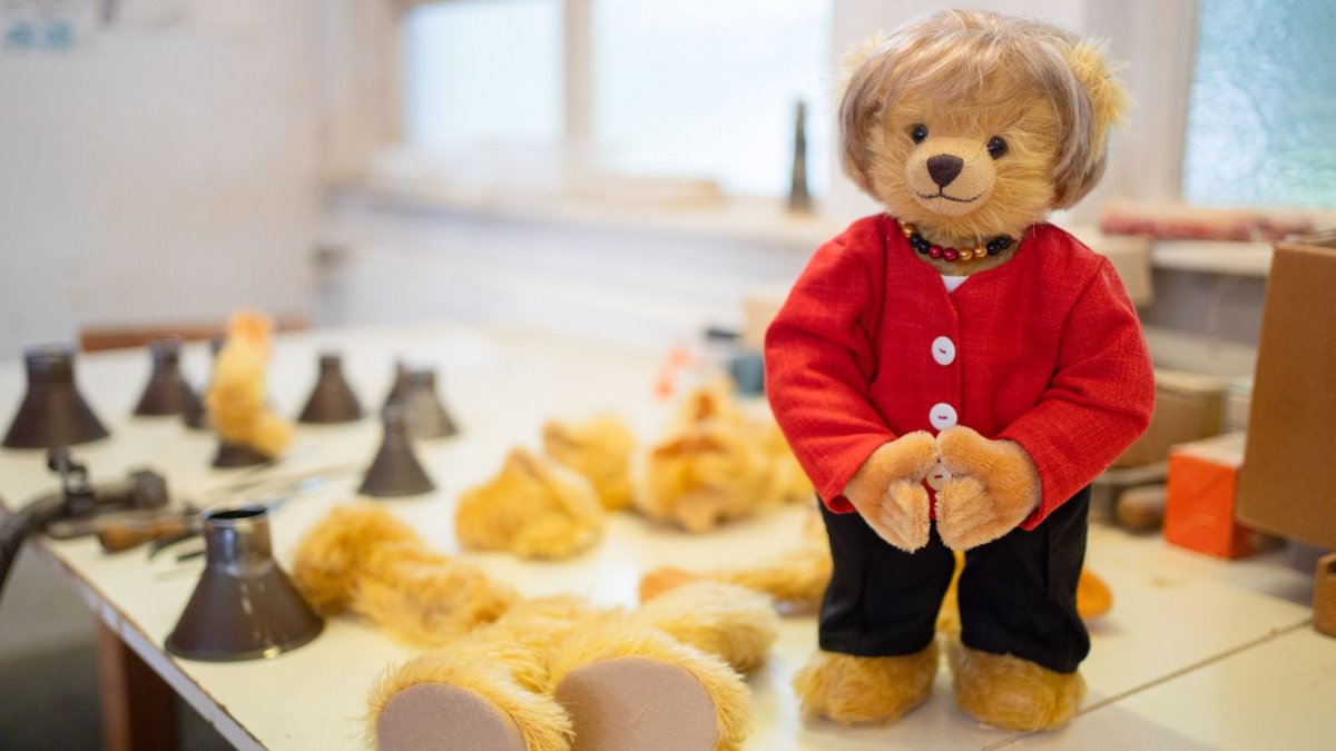 Almanya da Angela Merkel için hatıra oyuncak üretildi #5