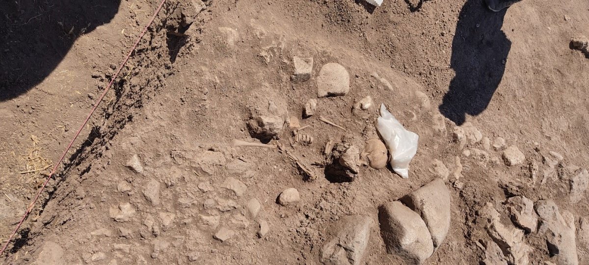 Kahramanmaraş ta 600 yıl öncesine ait olan çocuk iskeleti tespit edildi #1