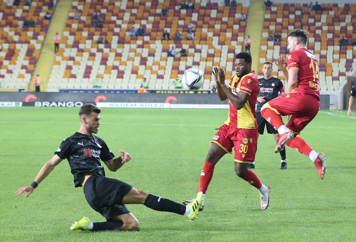Sivasspor, Yeni Malatyaspor deplasmanından 3 puanla ayrıldı #1