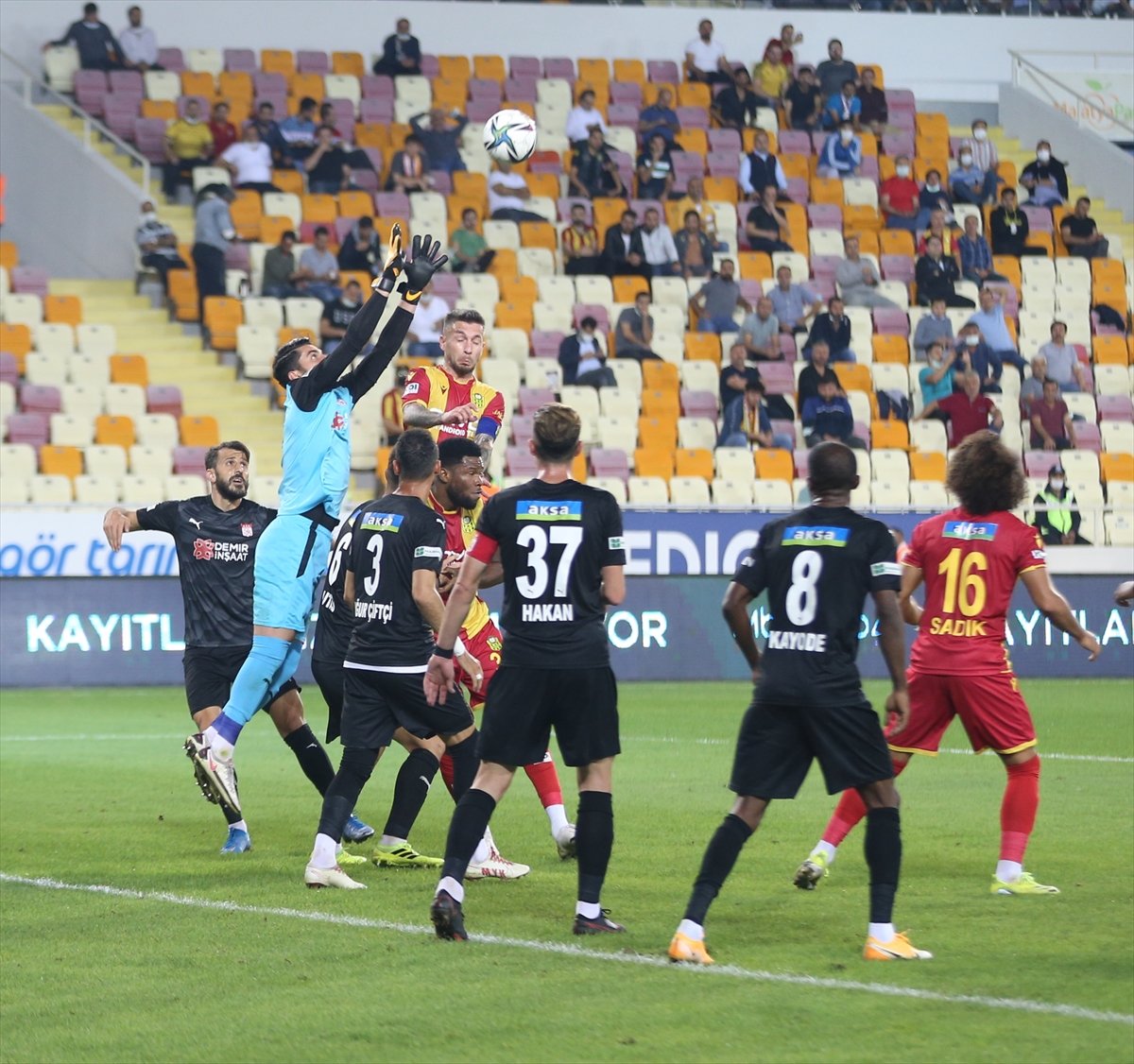 Sivasspor, Yeni Malatyaspor deplasmanından 3 puanla ayrıldı #2