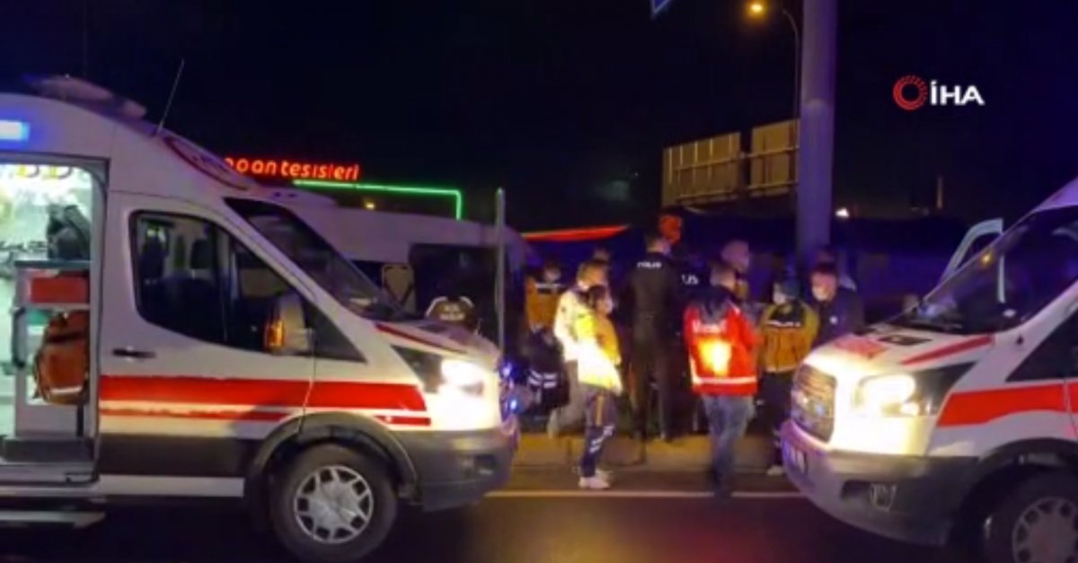 Aksaray da işçileri taşıyan minibüs, tıra çarptı: 17 yaralı #2