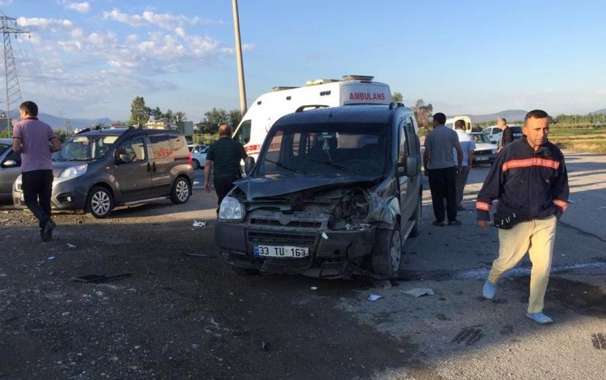 Osmaniye de trafik kazası: 4 yaralı  #1