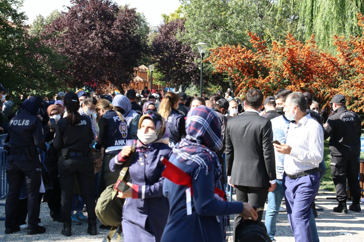 Ankara da aşı karşıtlarının mitinginde arbede çıktı #4