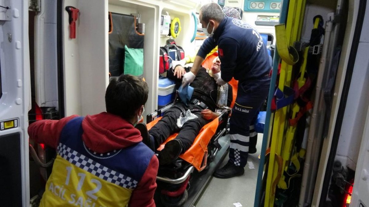 Samsun'da saldırıya uğrayan adamın yakını sağlıkçılara tepki gösterdi