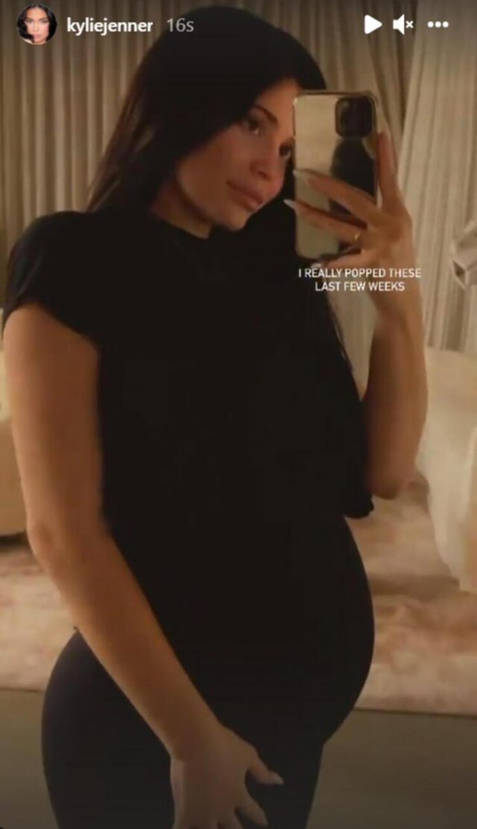 Kylie Jenner dan hamilelik pozu #1