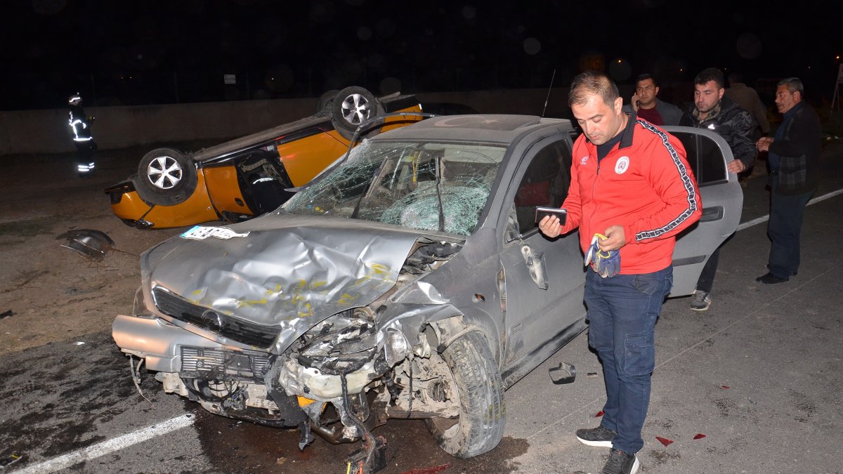 Kahramanmaraş’ta 4 aracın karıştığı kazada 6 kişi yaralandı