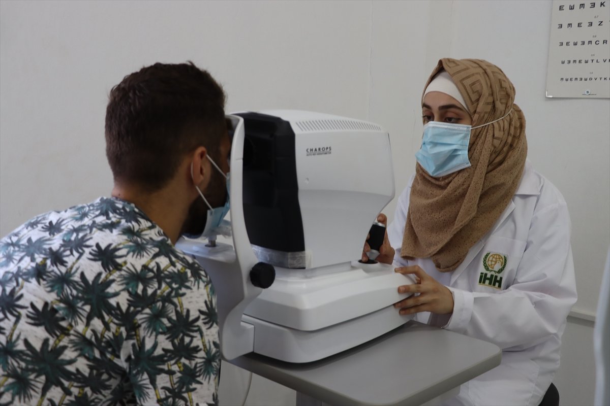 İdlib de açılan Göz Sağlığı Merkezi nde tedaviler sürüyor #2