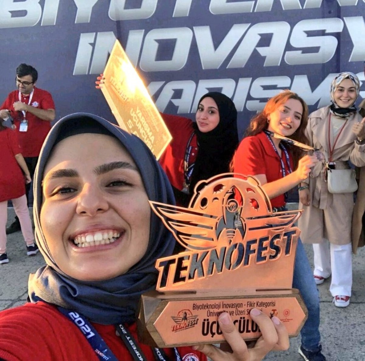 Bakan Varank, TEKNOFEST te ödül alan gençlerin sevincini paylaştı #3