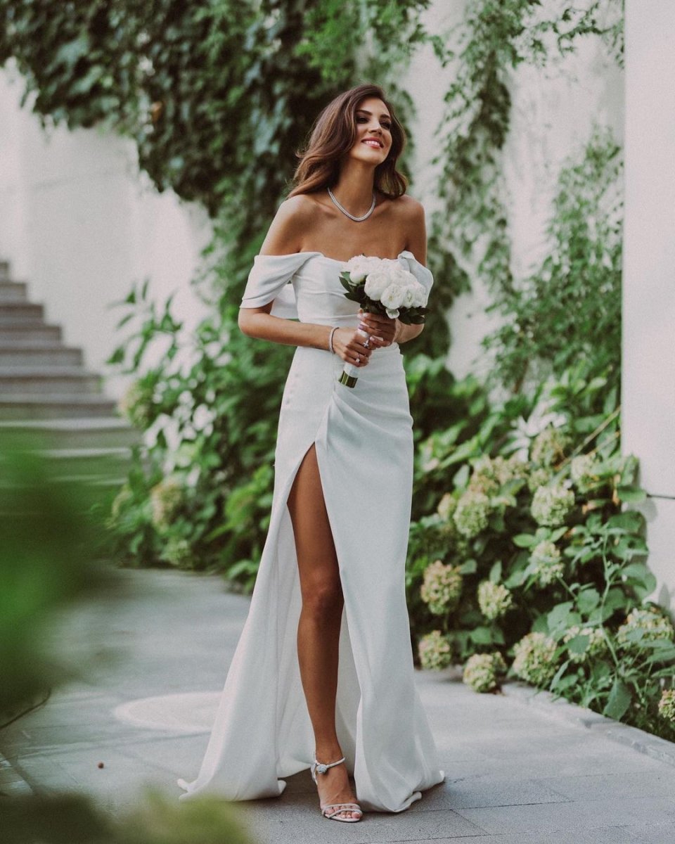 Melodi Elbirliler, gelinliklere doyamadı #1