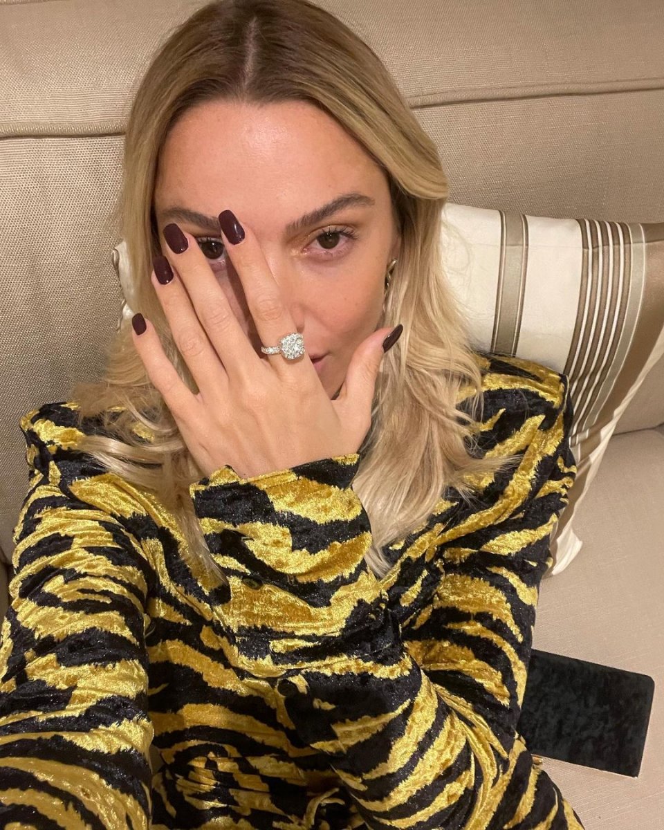 Hadise den pırlantalı paylaşım #2