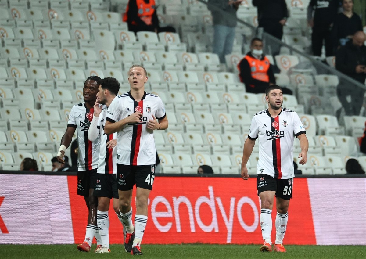 Beşiktaş, Sivasspor u 2 golle geçti #3