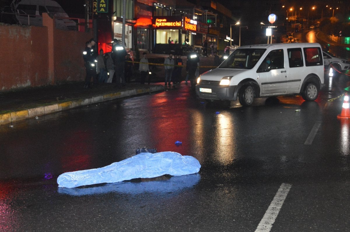 İstanbul da karşıdan karşıya geçenlere otomobil vurdu: 3 ölü #3