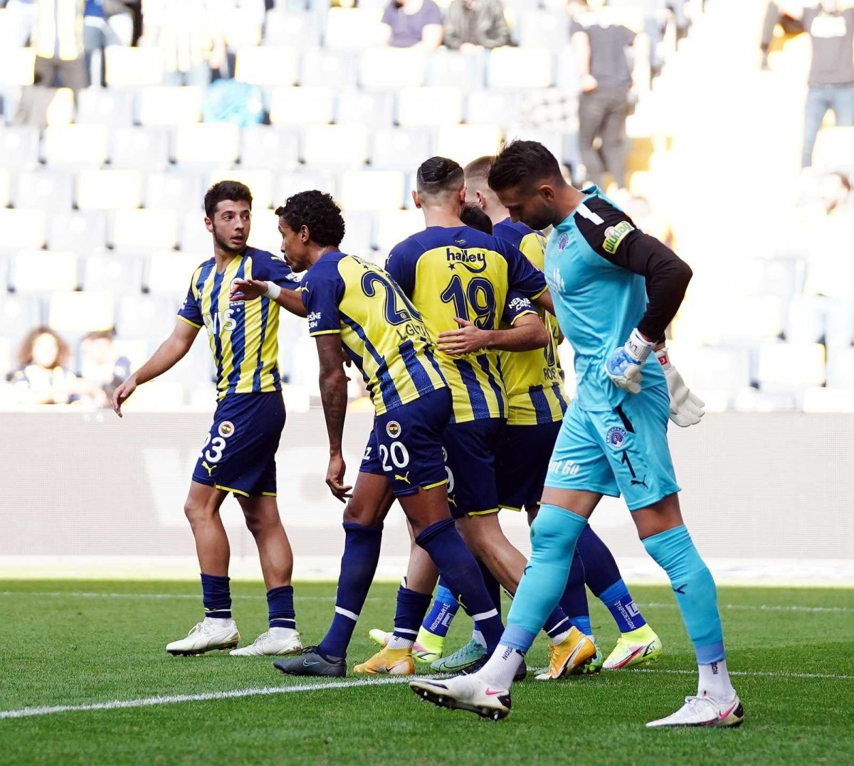 Fenerbahçe, Kasımpaşa yı zor da olsa mağlup etti #1