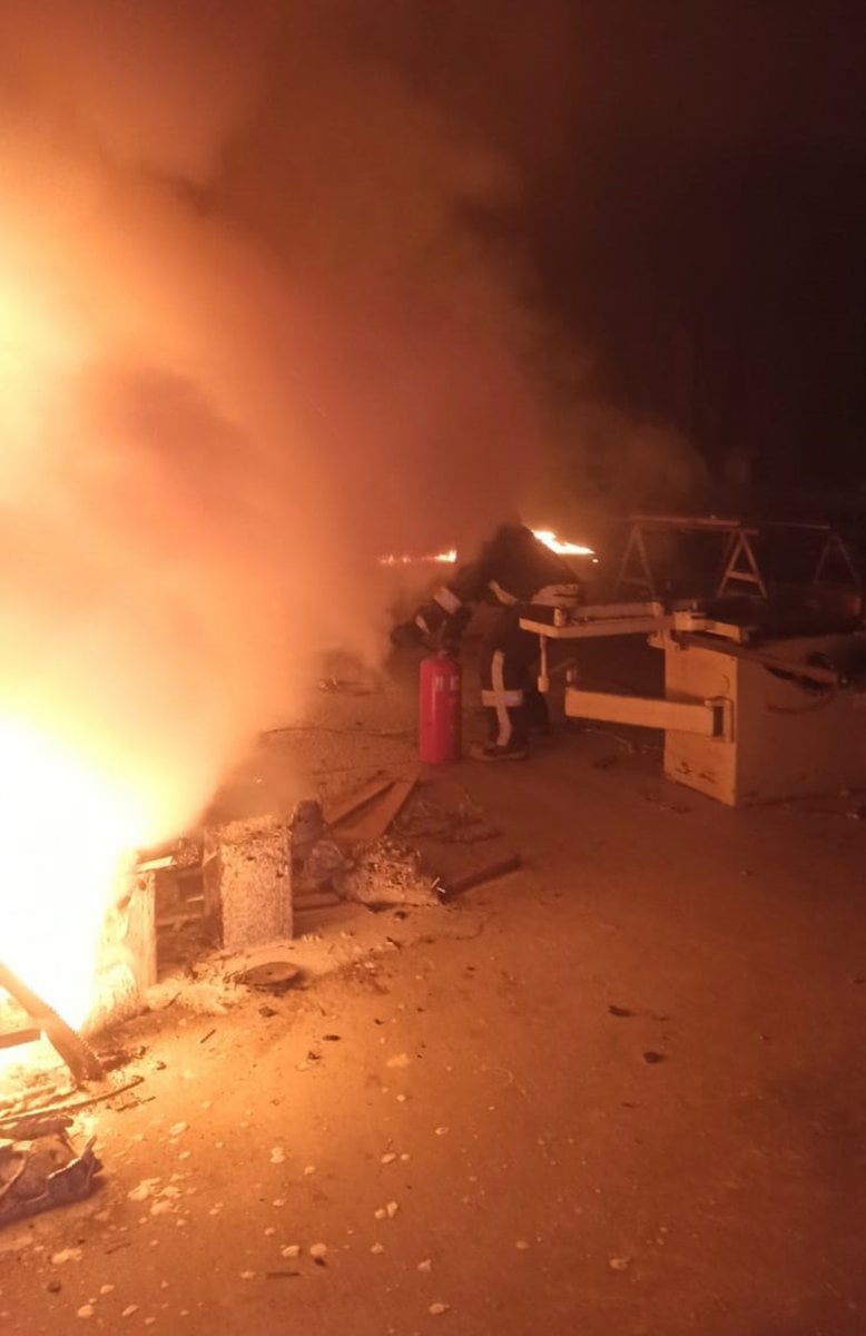 Muğla daki santralin marangoz atölyesinde yangın çıktı #1