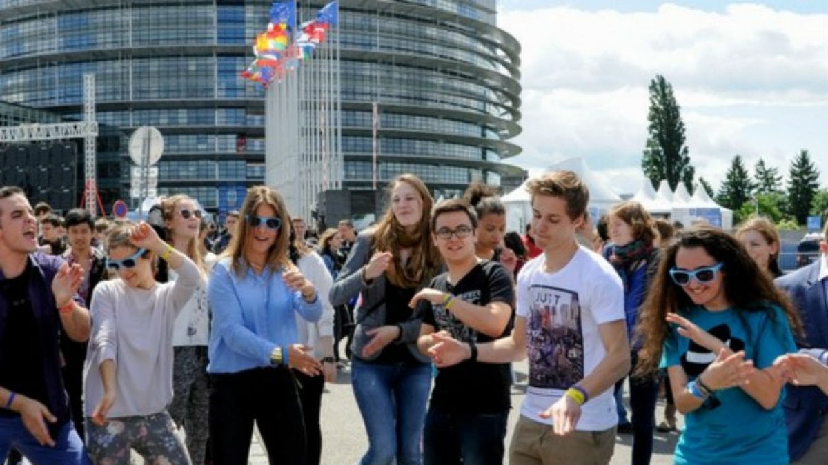 Hollanda ya gelen öğrenciler QR koduyla karşılaşıyor #2