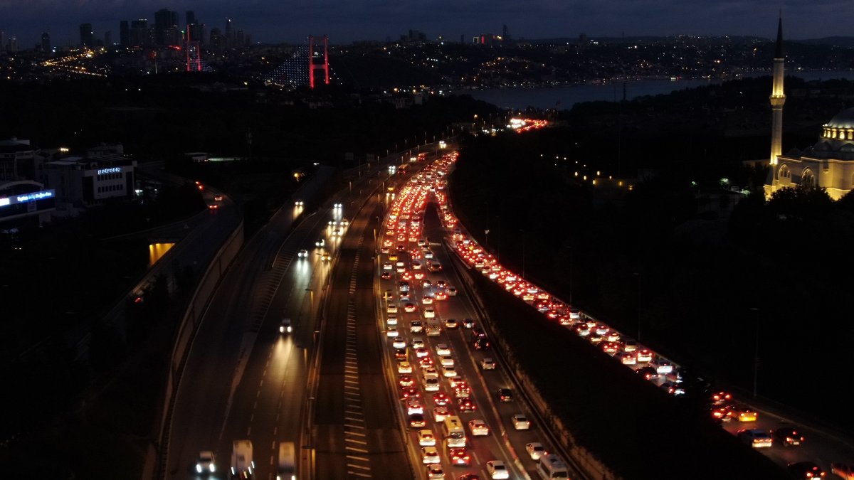 İstanbul’da haftanın ilk iş gününde trafik yoğunluğu #3