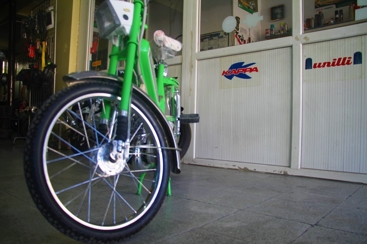 Elazığlı motosiklet ustası, 70 yıllık mobiletinden ayrılmıyor #9