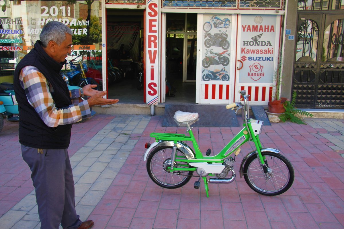 Elazığlı motosiklet ustası, 70 yıllık mobiletinden ayrılmıyor #5