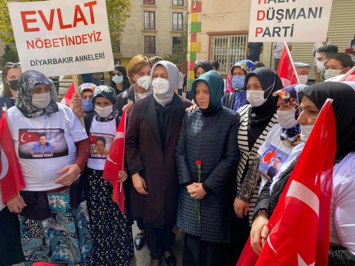 Siyasetçilerin eşleri Diyarbakır annelerini ziyaret etti #2