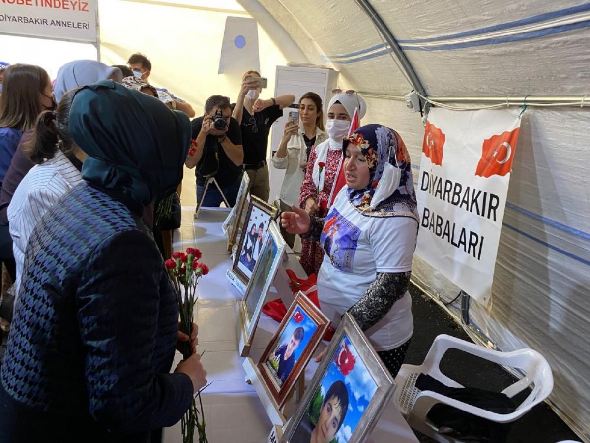 Siyasetçilerin eşleri Diyarbakır annelerini ziyaret etti #5