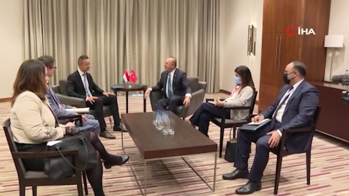 Mevlüt Çavuşoğlu, Macaristan Dışişleri Bakanı Szijjarto ile görüştü #2
