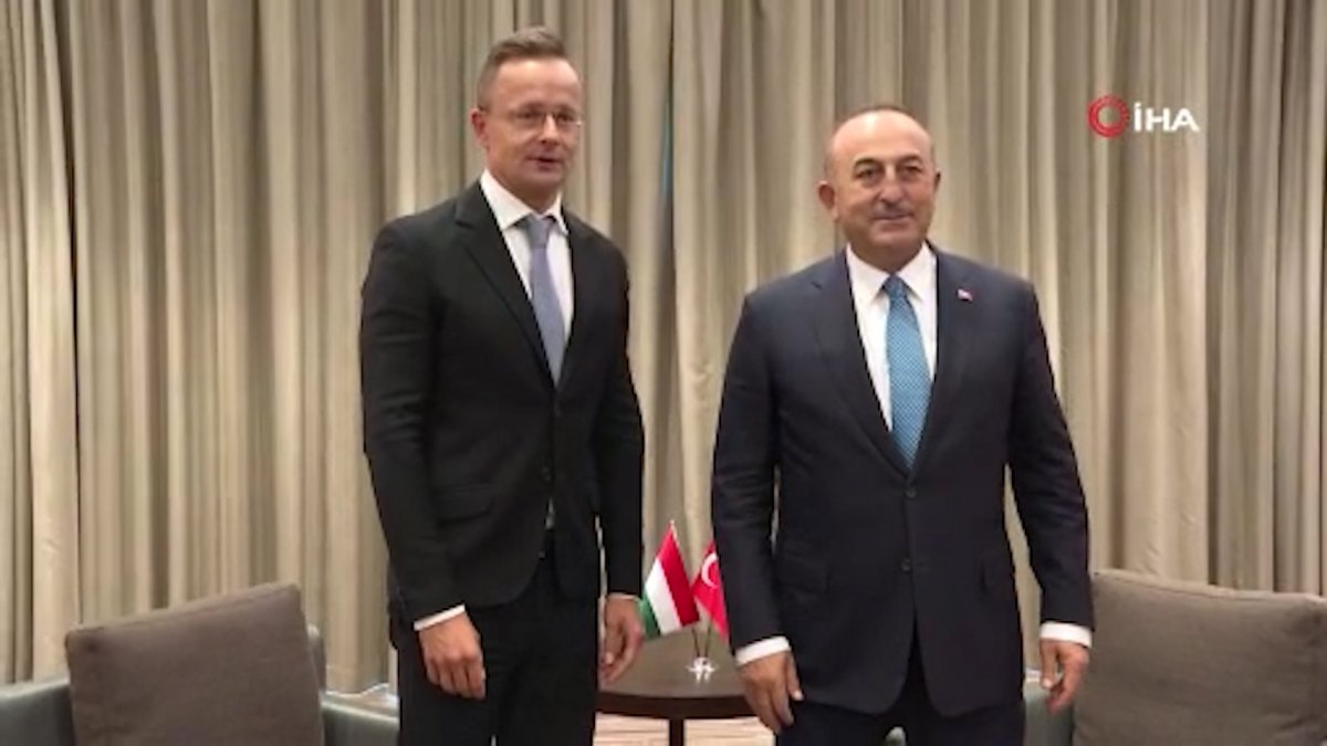 Mevlüt Çavuşoğlu, Macaristan Dışişleri Bakanı Szijjarto ile görüştü #3